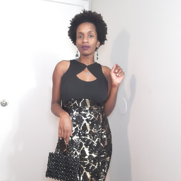 Size 10 Black and Gold Sequin Cocktail Dress - Picture 4 of 7